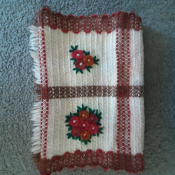 Vintage retro floral table runner decorative mat - Picture 3 of 4